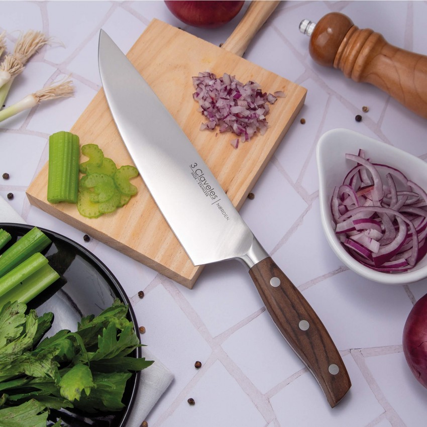 Cuchillo de cocina, cebollero o cuchillo chef de 3 claveles.