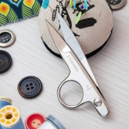 3 Claveles 00056 Curved Embroidery Scissors 3.5