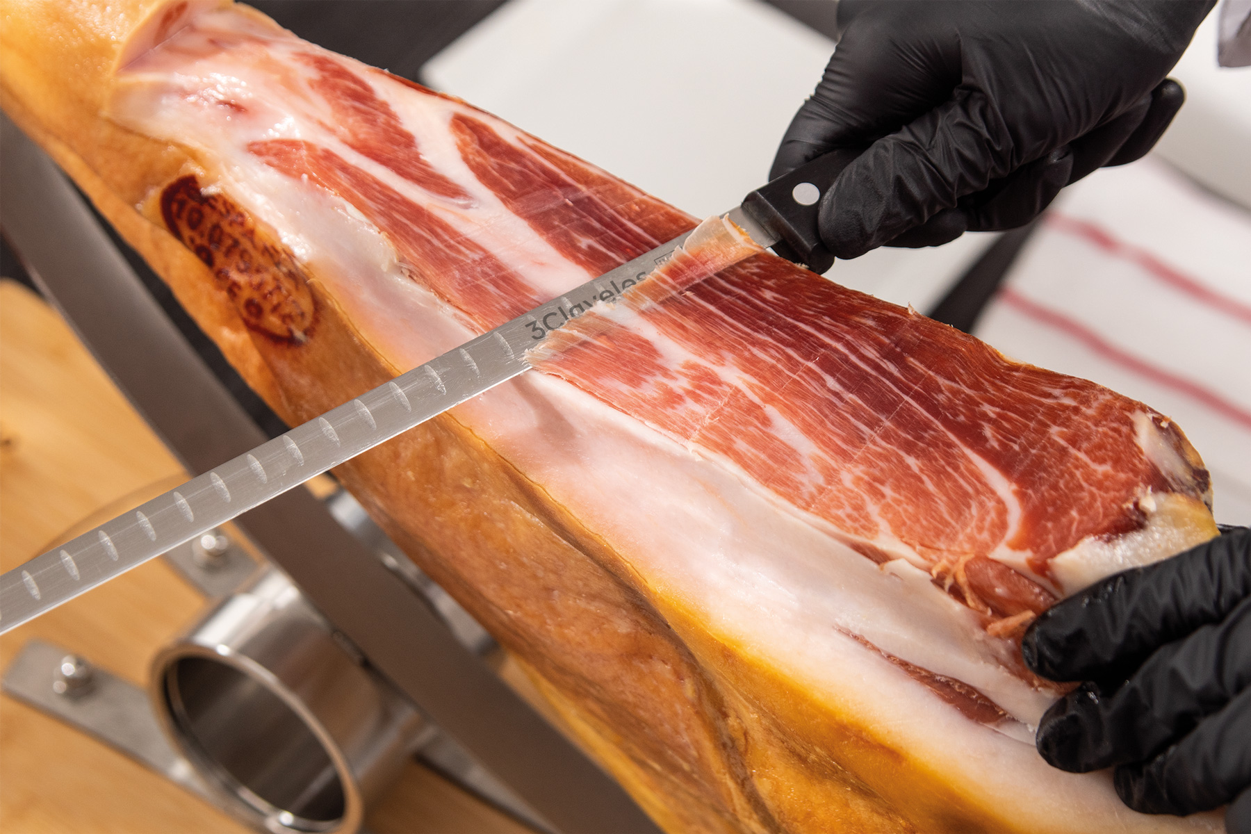 Cuchillo Jamonero Alveolado Estrecho punta roma Pom