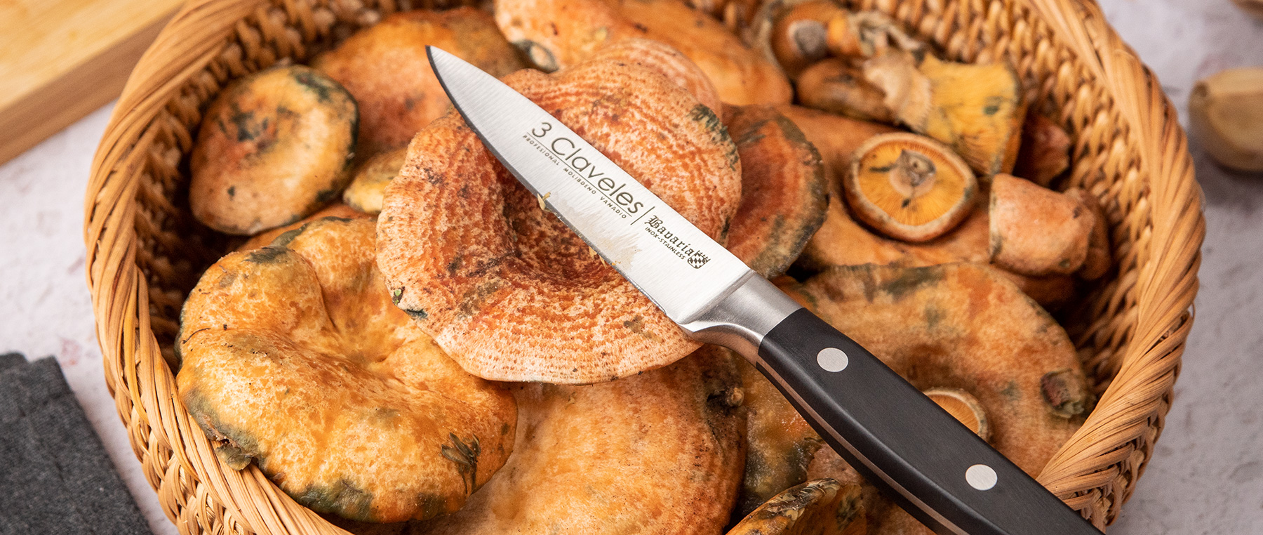 Cuchillo 3 Claveles