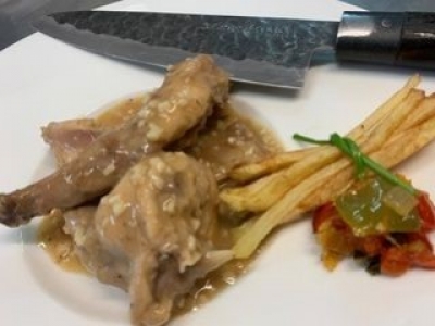 Conejo con almendras 