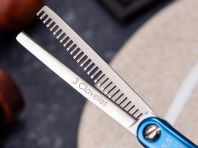 Tijeras de esculpir: El arte de dar forma al cabello