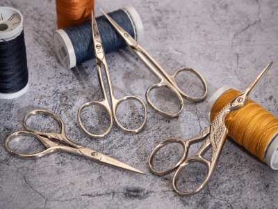 Tijeras de bordar: Pequeñas aliadas para grandes creaciones