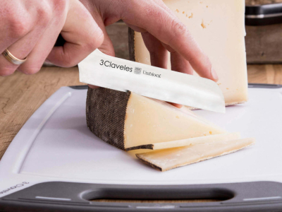 Cómo cortar queso: trucos y tipos de corte según el queso